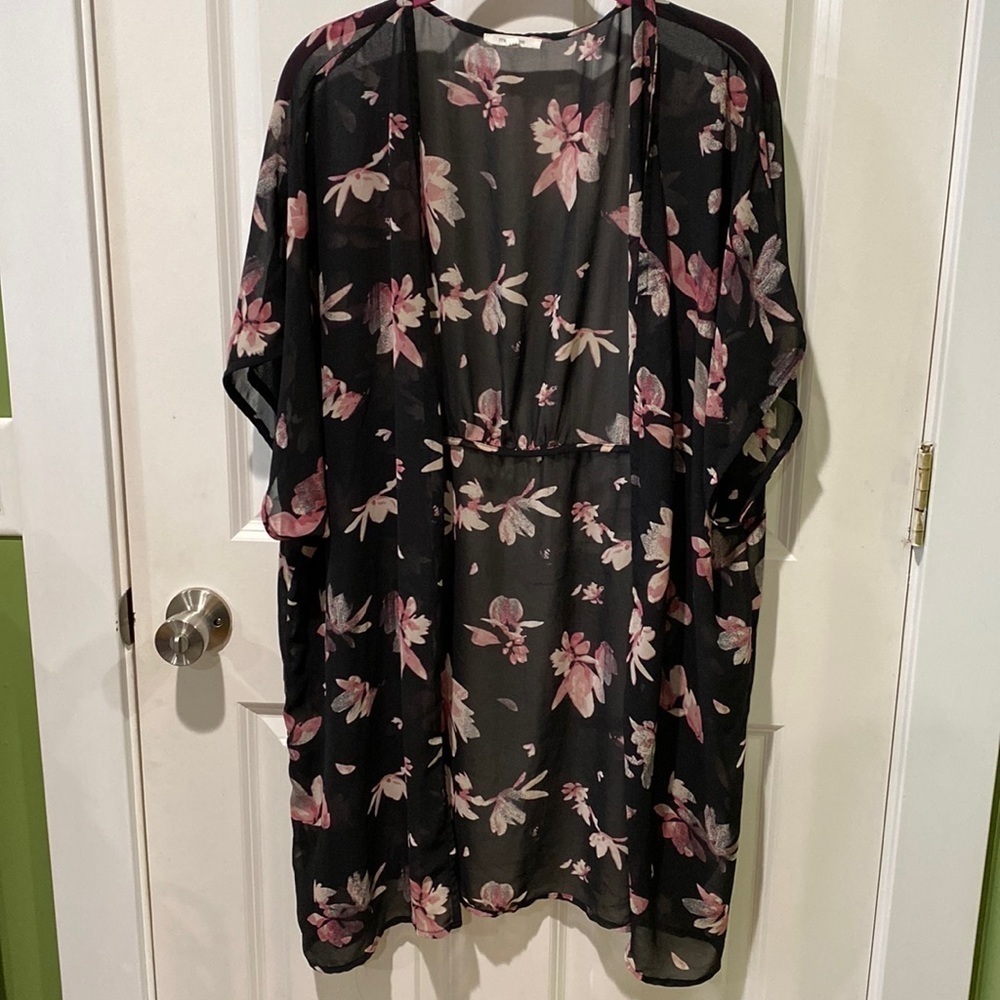Maurices Floral Sheer Open Front Kimono EUC